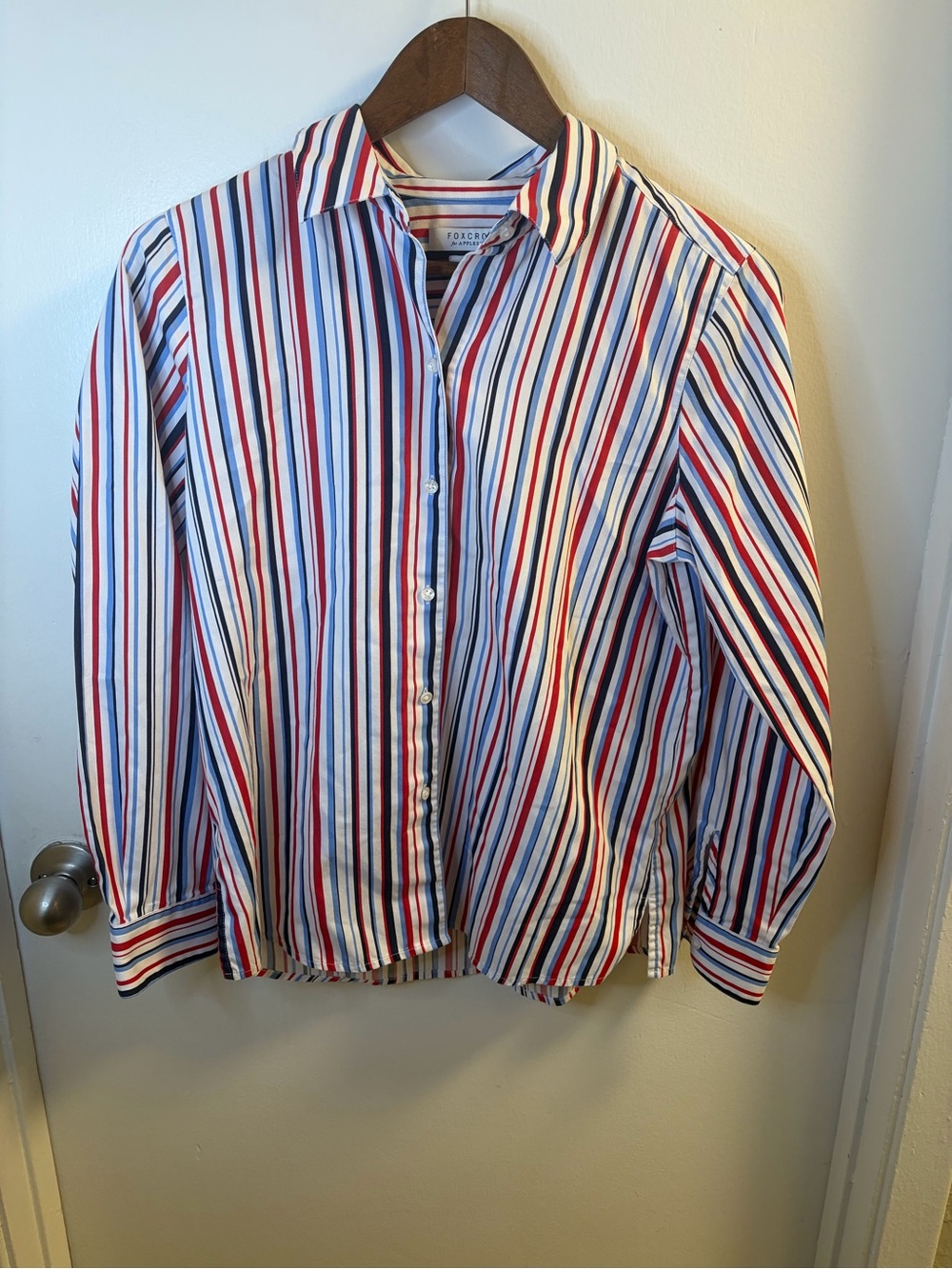 Foxcroft for Appleseed’s Striped Button Down Shirt Women’s 8 Red Blue White